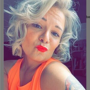 Meet your Posher, Kay